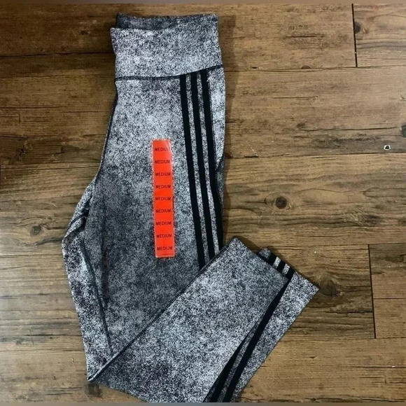 ADIDAS FB 78 TIG Women's 3 Stripes Activewear Cropped Leggings  Size M - Picture 3 of 8